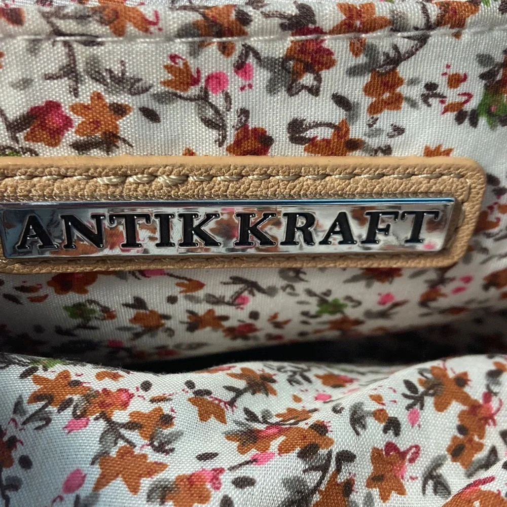 LIKE NEW Antik Craft Tan Woven Crossbody Bag + Floral Insides Adjustable Strap - Picture 6 of 6